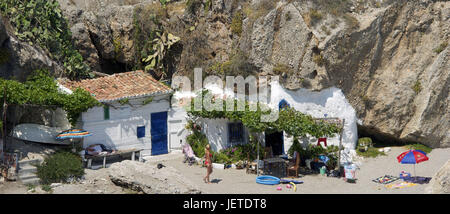 Spanien, Andalusien, Costa del Sol, Nerja, Strand Stahlwerk an der Küste von Galle, Stockfoto