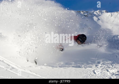 Frau fährt Ski, Salzburg, Österreich, Frau Fährt Ski, Österreich Stockfoto