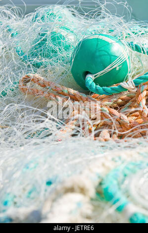 Verwechslungen von Fischernetze und Seile, Wirrwarr aus Fischernetzen Und Seilen Stockfoto