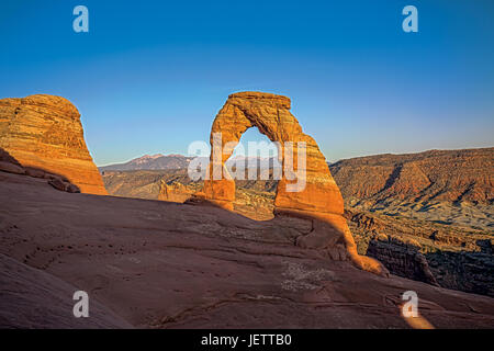 Delicate Arch bei Sonnenuntergang im Arches National Park in Utah Stockfoto