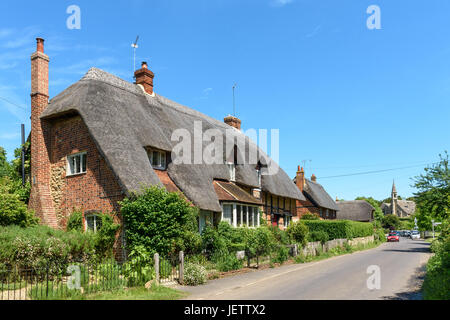 Strohgedeckten Hütten, Clifton Hampden, Oxfordshire, Vereinigtes Königreich Stockfoto