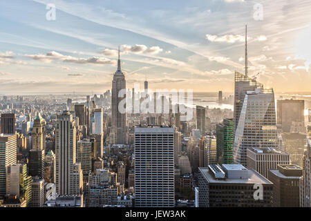 Luftaufnahme von Empire State Building bei Sonnenuntergang Stockfoto