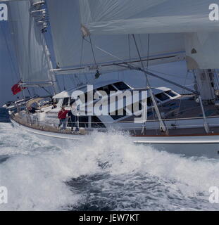 AJAX-NEWS-FOTOS. 1996. SOLENT, ENGLAND. -SUPERYACHT - RON HOLLAND ENTWICKELT JULIET VON ROYAL HUISMAN VON HOLLAND, AUF DEN WEG IN DEN WESTLICHEN SOLENT GEBAUT.  FOTO: JONATHAN EASTLAND/AJAX REF: 930478 Stockfoto