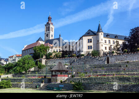 Italian Court und St. James Kirche, gotische Gebäude in der UNESCO-Stadt, Kutna Hora, Tschechische Republik Stockfoto