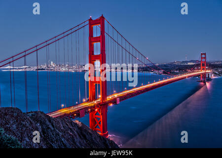 Golden Gate Bridge bei Nacht von Marin Headlands Stockfoto