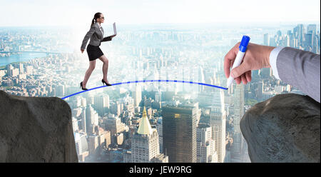 Hand-Zeichnung Brücke unter Geschäftsfrau Stockfoto