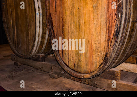 Weinfässer im Chateau Tanunda in South Australia Stockfoto