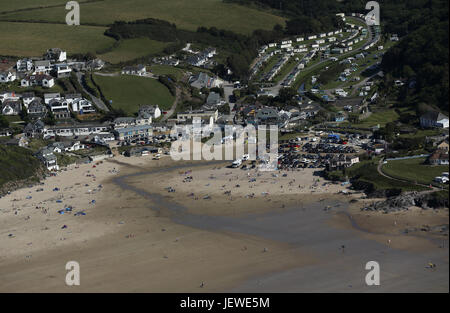 Luftbild von der großen Surf-Strand von Polzeath in Cornwall Stockfoto