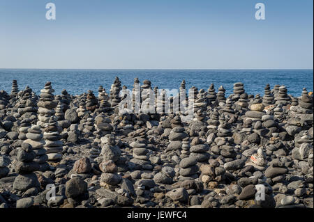 Zen Steinpyramiden Handwerkkunst. Stockfoto