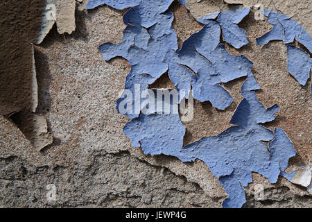 Geblähter Fassade die Farbe an einer Wand Stockfoto