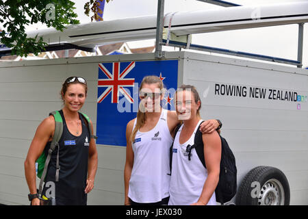 Henley, UK. 27. Juni 2017. Henley Royal Regatta startet offiziell Morgen 28. Juni 2017.  Die New Zealand Doppelzweier Crew Donoghue und Loe und H.R. Osborne, Teilnahme an der Princess Royal Challenge Cup (einzelne Sculls) stammen alle aus der Waiariki Rowing Club. Die Mädchen hoffen, dass den Erfolg von Neuseeland in den Americas Cup und gegen die Lions-Tour folgen. Kredit Gary Blake/Alamy Live-Nachrichten Stockfoto