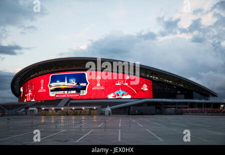 Kazan, Russland. 21. Juni 2017. Eine riesige LED-Wand leuchtet in die ' Kazan' Arena in Kazan, Russland, 21. Juni 2017. Foto: Christian Charisius/Dpa/Alamy Live News Stockfoto