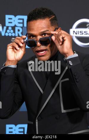 Maxwell im Ankunftsbereich für 2017 BET Awards, Microsoft Theatre L.A. Live, Los Angeles, CA 25. Juni 2017. Foto von: Priscilla Grant/Everett Collection Stockfoto