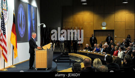 Garmisch-Partenkirchen, Deutschland. 28. Juni 2017. United States Secretary Of Defense, James Mattis, spricht bei einem Festakt anlässlich des 70. Jahrestages der "Marshall-Plan" in Garmisch-Partenkirchen, Deutschland, 28. Juni 2017. Foto: Fabian Nitschmann/Dpa/Alamy Live News Stockfoto