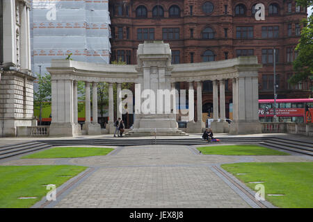 Belfast, Nordirland, 28. Juni 2017, grauer Himmel über Belfast. © Keith Larby/Alamy Live-Nachrichten Stockfoto