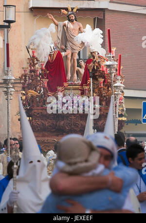 Bruderschaft des Vaters, den auferstandenen Jesus während der Prozession der Karwoche, Linares, Jaen, Andalusien, Spanien Stockfoto