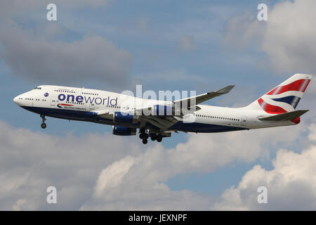 British Airways Boeing 747 landet am Flughafen London Heathrow Stockfoto