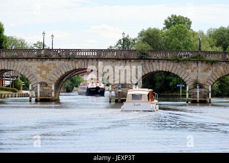 Die Straßenbrücke bei Maidenhead Berkshire UK Stockfoto