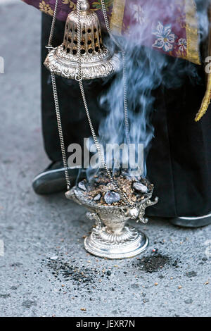 Räuchergefäß aus Silber oder Alpaka zu räuchern in der Karwoche, Spanien Stockfoto