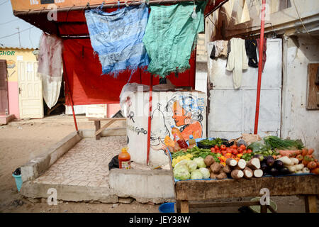 Straßenstand Verkauf von Gemüse in Yoff, Dakar, Senegal. Stockfoto