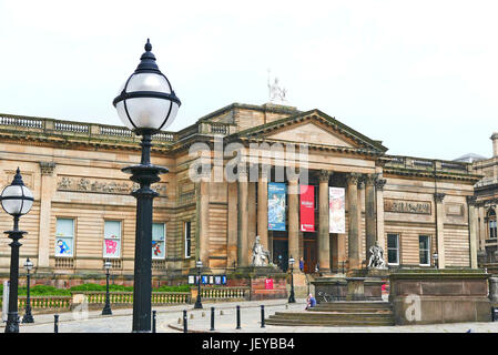 Vorderseite des Walker Art Gallery, Liverpool, UK Stockfoto