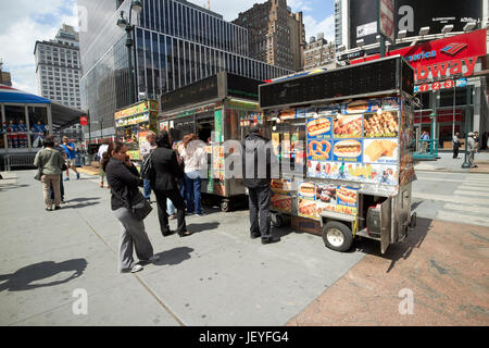 Essen Karren außen Penn Station New York City USA Stockfoto