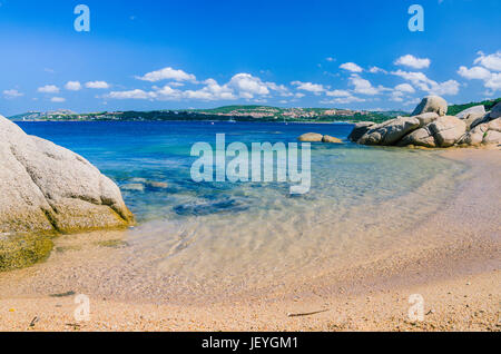 Niedliche Sandstrand in der Nähe von Porto Rafael, Palau, Sardinien Italien. Stockfoto