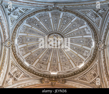 Córdoba, Andalusien, Spanien: 04.04.2017: Malerei von Dach Insite die Mezquita in Córdoba am 4. April 2017: die Mezquita ist die größte Moschee in der Wor Stockfoto