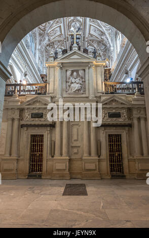 Córdoba, Andalusien, Spanien: 04.04.2017: die Kathedrale Insite die Mezquita in Córdoba am 4. April 2017: die Mezquita ist die größte Moschee der Welt mit Stockfoto