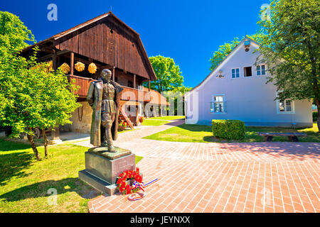 Malerisches Dorf Kumrovec in Zagorje Region Kroatiens, Statue von Josip Broz Tito, ehemaliger Führer von Jugoslawien in seinem Geburt Dorf Stockfoto