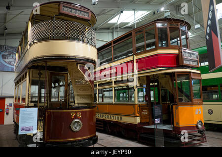 Das Nationalmuseum für die Straßenbahn befindet sich in Crich, Derbyshire, England. Das Museum enthält mehr als 60 (hauptsächlich Briten) Straßenbahnen zwischen 1900 und 1930 ein Stockfoto