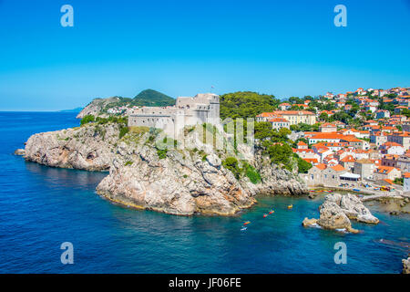 Fort Lovrijenac oder St. Lawrence Fortress, oft auch "Dubrovnik's Gibraltar" genannt, ist eine Festung außerhalb der westlichen Mauer der Stadt Dubrovnik. Stockfoto