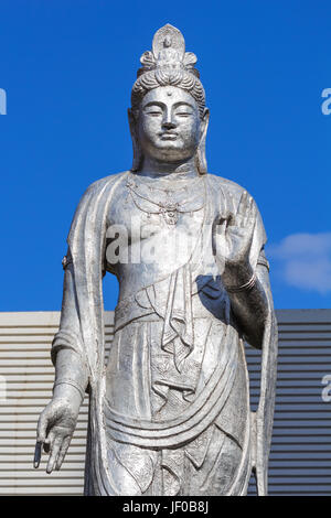 Guanyin-Statue am Hiroshima Central Park (Hiroshima Chuo Koen) Stockfoto