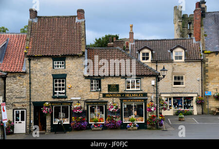 Die Jäger der Helmsley (Bestes kleines Geschäft in UK 2015) in der Marktgemeinde Helmsley Ryedale, North Yorkshire Moors National Park, England, UK. Stockfoto