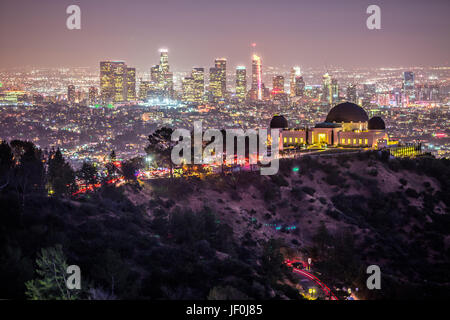 Griffith Observatory und die Skyline von Los Angeles bei Nacht Stockfoto