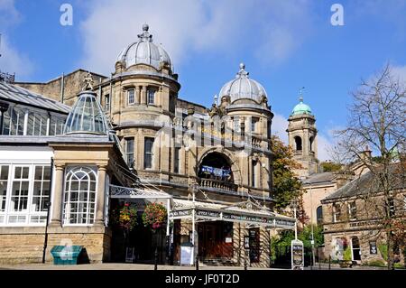 Vorderansicht des Opernhauses, Buxton, Derbyshire, England, UK, Westeuropa. Stockfoto