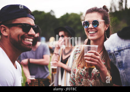 Partyzeit mit besten Freunden Stockfoto