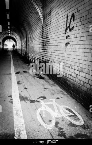 Tunnel auf Leeman Road, York, North Yorkshire, Großbritannien Stockfoto