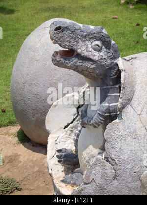Dinosaurier-Statue im Themenpark Stockfoto