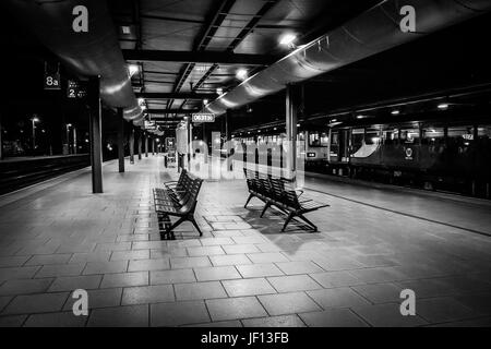 Leeds City Bahnhof, Plattformen 8 und 6. Stockfoto