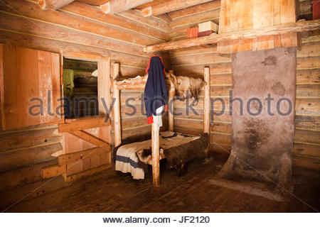 Astoria, Oregon, USA. Vintage shabby-chic-Shop "Open Today" Schild an