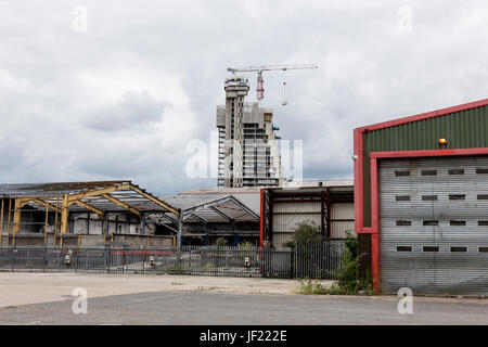 London, Großbritannien, 22. Juni 2017: industrielle Stadtlandschaft in Wimbledon gegend von london Stockfoto