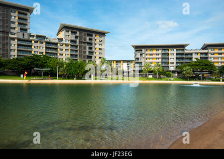 Moderne Wohnblocks im Waterfront Komplex, Darwin, Northern Territory, Australien. Stockfoto