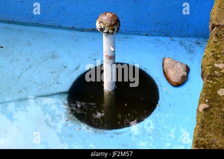 verändern Und Schmutziger Pool / alt und schmutzig, Schwimmbad Stockfoto