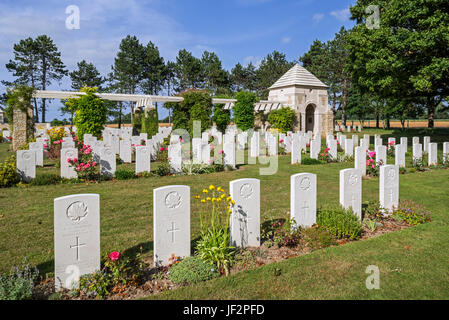 Britische Kriegsgräberstätte Ryes, enthält 652 Commonwealth Bestattungen des zweiten Weltkriegs, Bazenville, Calvados, Normandie, Frankreich Stockfoto