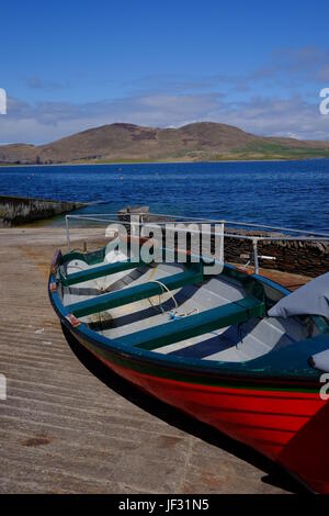 Boot am Slipway am Knightstown, Valentia Island, County Kerry, Irland entlang der Ring of Kerry und die Wild Atlantic Way Stockfoto