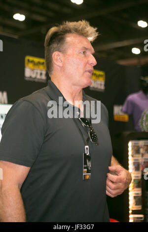 Sam J. Jones, der früher Flash Gordon in dem Film von 1980 spielte, Teilnahme an der 2017 MCM London Comic Con im ExCel Centre, London.  Mitwirkende: Sam J. Jones wo: London, Vereinigtes Königreich bei: Kredit-27. Mai 2017: Ricky Swift/WENN.com Stockfoto