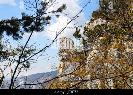 Italien. Venezianischen Voralpen, Altopiano dei Sette Comuni. Der Altar Knotto, prähistorische Opferaltar der Kimbern Menschen. Stockfoto