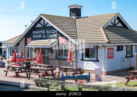 Pensarn Promenade in der Nähe Abergele und Pensarn Bahnhof Stockfoto