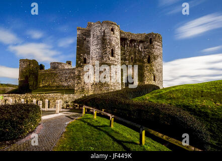 Nachtaufnahme. Kidwelly Castle (Castell Cydweli). Carmarthenshire. Wales. UK Stockfoto